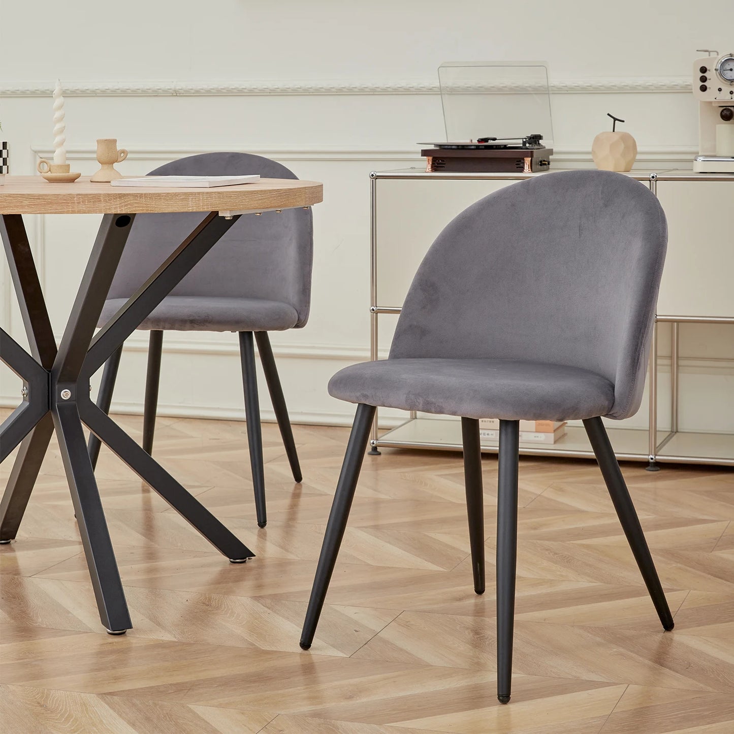 Ensemble de 4 chaises de salle à manger en velours avec pieds en métal noir