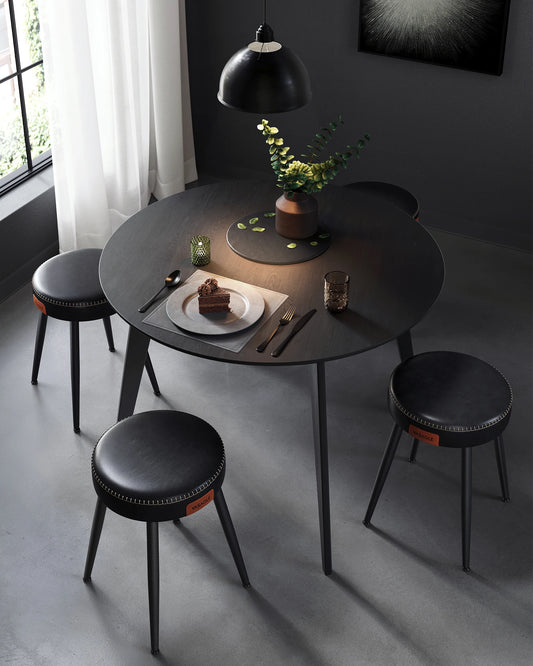 Tabouret de bar noir en faux cuir